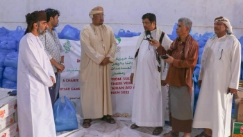 المهرة .. تدشين المرحلة العاشرة من توزيع المساعدات الإنسانية المقدمة من سلطنة عمان