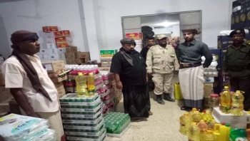 المهرة.. مكتب الصناعة والتجارة بسيحوت ينفذ نزولاً ميدانياً لمحلات بيع المواد الغذائية لمراقبة الأسعار