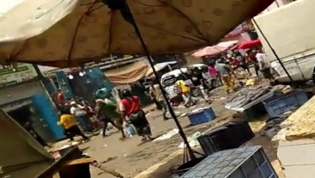 عدن..انفجار قنبلة وسط سوق في الشيخ عثمان تخلف عدد من القتلى والجرحى