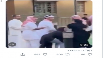 ناشطون وحقوقيون يتدولون مقاطع تعرضت فيها فتيات سعوديات للضرب المبرح من قبل الجهات الأمنية