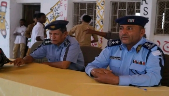 شرطة السير بالمهرة تنظم فعالية في مدرسة زيد بن ثابت للتعليم الأساسي والثانوي بمحيفيف