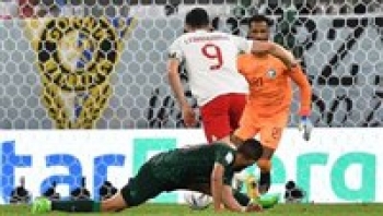 كأس العالم.. السعودية تهدر الفرص وبولندا تحقق الفوز بهدفين