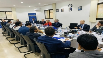 الاتحاد الأوروبي يؤكد دعمه وحدة مجلس القيادة الرئاسي وجهود السلام وهوية حضرموت