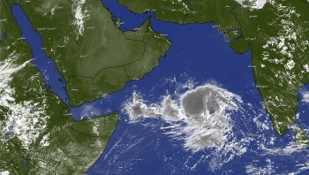 الأرصاد يحذر من استمرار تأثير العاصفة المدارية "بيبار جوي" على سواحل سقطرى والمهرة