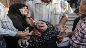 الاحتلال يختطف "145" جثة من مستشفى الشفاء في غزة ويقصف دار الوفاء للمسنين