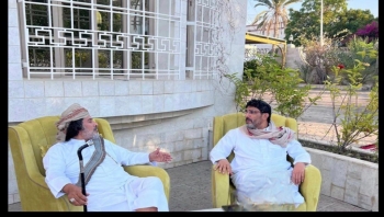 لقاء يمني غفير يجمع الشيخ ربيع العكيمي بمشائخ وأعيان ونخب سياسية في سلطنة عُمان