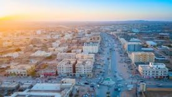 شبوة.. اندلاع اشتباكات مسلحة في وسط مدينة عتق مع مطلوبين