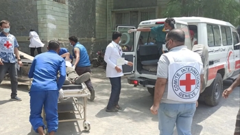 عقب مقتل مهاجرين بغارات أمريكية الصليب الأحمر يدعو لحماية المدنيين باليمن