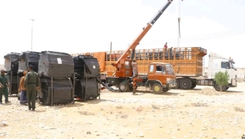 المهرة .. منظمة UNOPS تدعم الدفاع المدني بـ33 ماطور إنارة متنقل