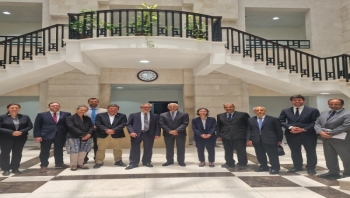 الاتحاد الأوروبي يؤكد دعمه للحكومة اليمنية وجهود السلام