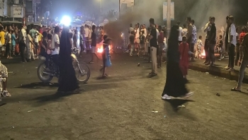 حضرموت.. تجدد الاحتجاجات في المكلا للمطالبة بتوفير الخدمات الأساسية
