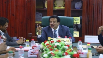 المهرة .. المحافظ بن ياسر يؤكد أهمية تكامل الجهود لحماية أراضي الدولة