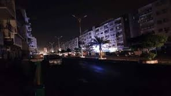 عدن تشهد انقطاعًا كاملًا للكهرباء بسبب نفاد الوقود