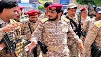 استهداف قائد لواء حرس رئاسي بعبوة ناسفة وسط مدينة تعز