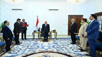 الخنبشي يؤدي اليمين محافظاً لحضرموت والرئيس يؤكد أهمية الحفاظ على استقرار المحافظة