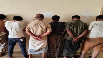 أمن المهرة يضبط خلية إجرامية ويستعيد منهوبات تابعة للدولة