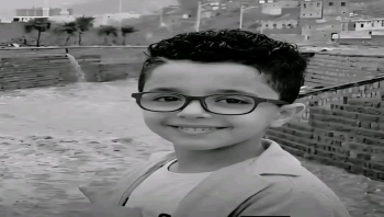 العثور على جثمان الطفل "أيلول" شرقي تعز بعد ساعات من فقدانه جراء السيول الجارفة