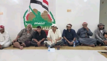 المهرة.. لجنة الاعتصام السلمي بمديرية قشن تعقد اجتماعاً موسعاً وتؤكد تمسكها بالنهج السلمي