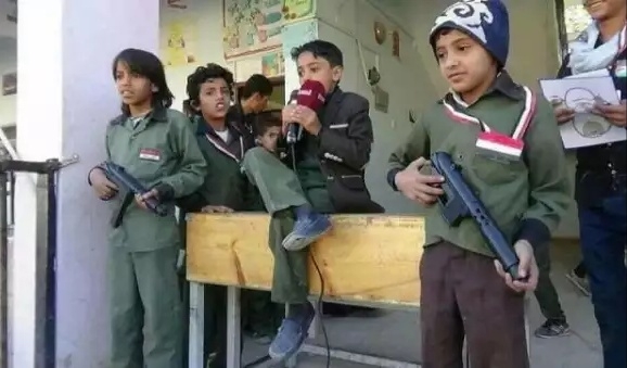 وزير التربية والتعليم يدين فرض الحوثيين ترديد قسم الولاية في مناطق سيطرتهم