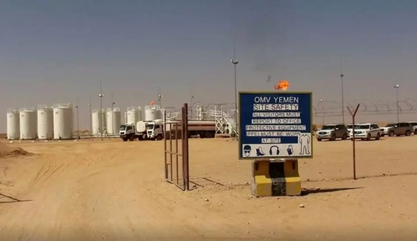 محافظ شبوة يتهم الإمارات بتحويل منشأة نفطية لثكنة عسكرية