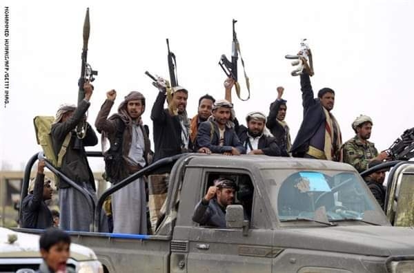 الحوثيون يجبرون المواطنين على الخروج في فعاليات تأييداً لانتصاراتهم المزعومة