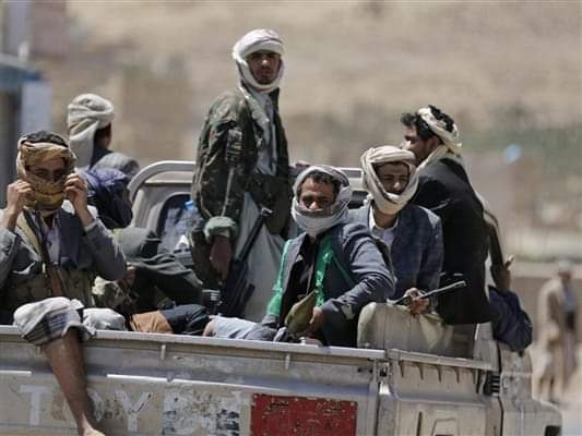 الحوثيون يحتجزون 140 صيدلياً في سجونهم بصنعاء