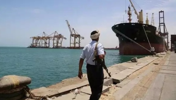 التحالف يتهم الحوثيين باختطاف سفينة كورية في جنوب البحر الأحمر