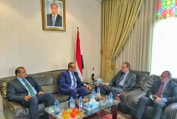 السفير الفرنسي لدى اليمن يؤكد استعداد بلاده لدعم الحكومة اليمنية حتى تتجاوز محنة الحرب