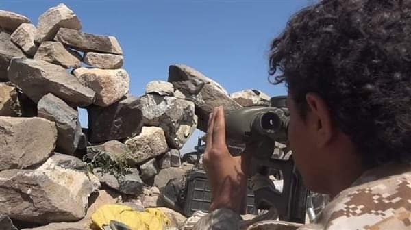 القوات الحكومية تتصدى لهجمات حوثية في الضالع وسط احتدام المواجهات