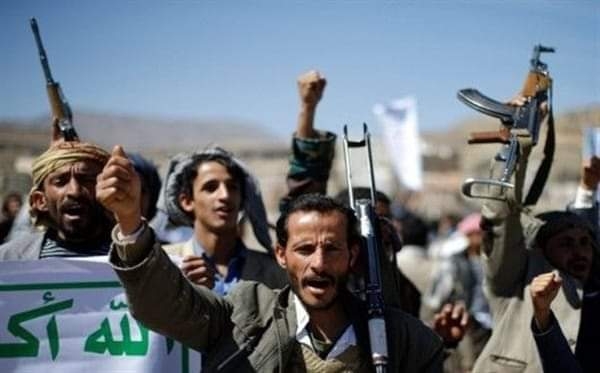 مليشيا الحوثي تستهدف القوات الحكومية بالحديدة بمختلف الاسلحة
