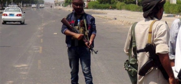 عدن: مسلحون مجهولون يغتالون جنديًا في القوات التابعة للإنتقالي بخور مكسر