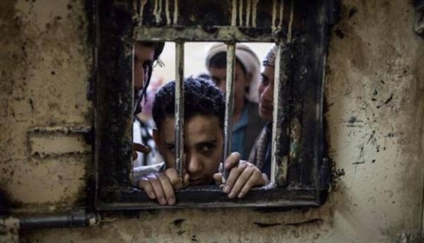 منظمة حقوقية تدعو إلى إطلاق سراح جميع المعتقلين في السجون اليمنية قبل تفشي "كورونا"