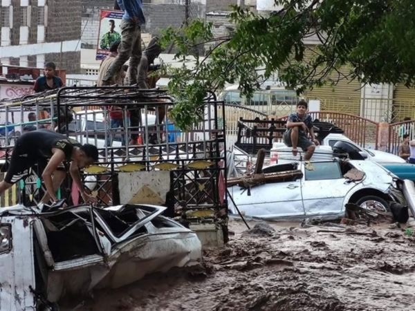 وفاة رجل وامرأة وجرف منازل جراء هطول أمطار غزيرة في عدن