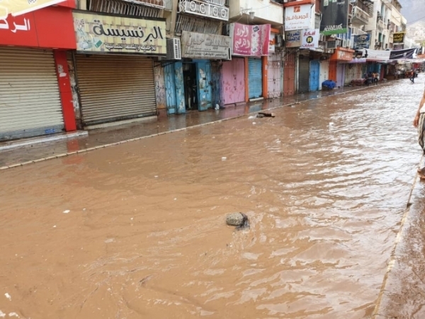 الأمم المتحدة: 400 أسرة نازحة تضررت بشدة جراء الأمطار والسيول في عدن