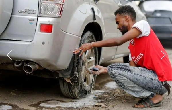 مهاجرون ولاجئون أفارقة يواجهون المصاعب بعد أن علقوا في حرب اليمن