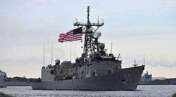 البحرية الأمريكية تضبط سفينة على متنها أسلحة قبالة سواحل حضرموت