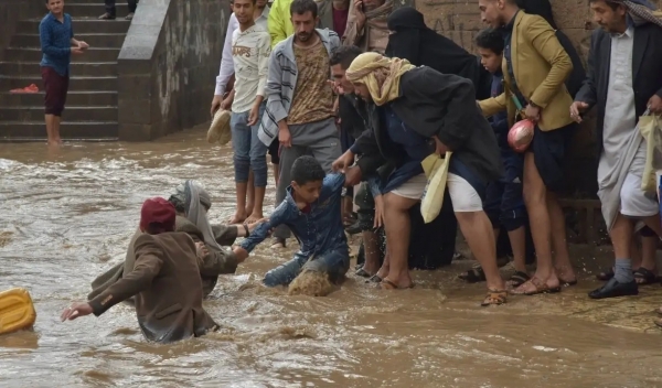 "الصليب الأحمر": حياة الكثير من اليمنيين مهددة جراء الأمطار الغزيرة والسيول
