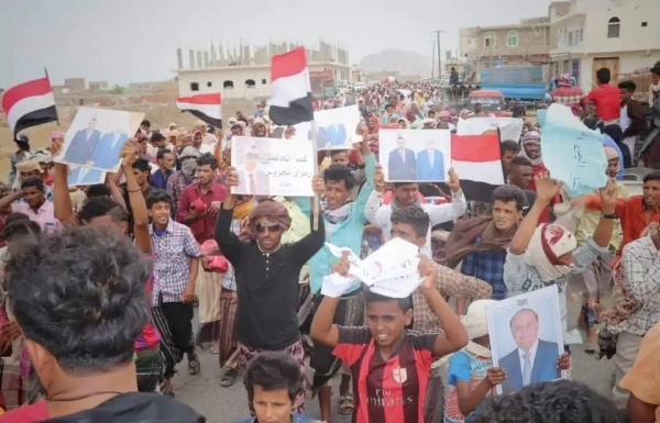 مسيرة حاشدة في سقطرى تطالب بإنهاء تمرد الانتقالي وعودة السلطة المحلية