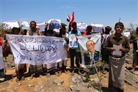 محتجون في سقطرى ينددون بحملات الاختطافات ويطالبون بعودة عمل مؤسسات الدولة