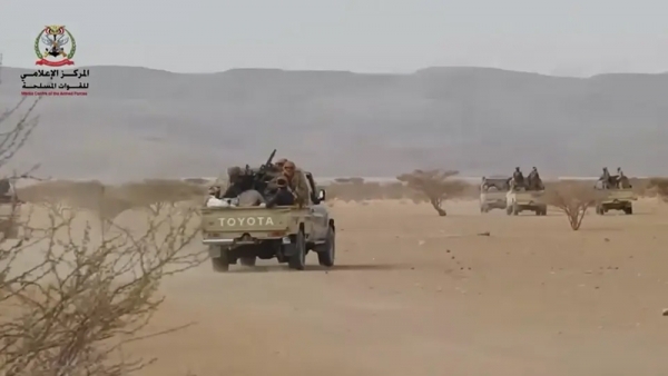 الجوف : الجيش يتقدم نحو الحزم بعد السيطرة على معسكر الخنجر الاستراتيجي