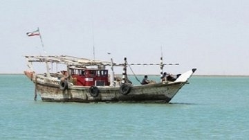 وزير الثروة السمكية : ضبط سفينة صيد إيرانية  بالقرب من سواحل المهرة