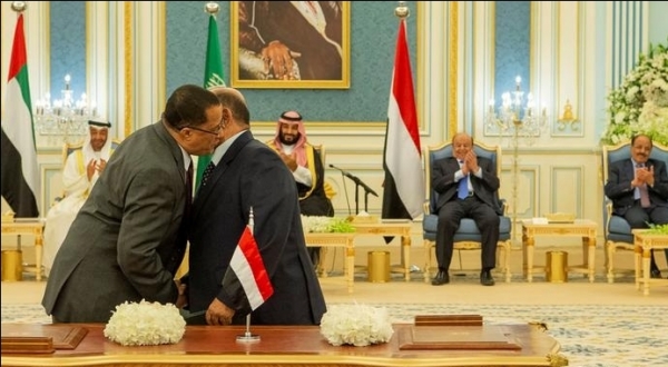 صحيفة : تأجيل إعلان تشكيل الحكومة نتيجة اختلاف بين الرئيس هادي و السعودية