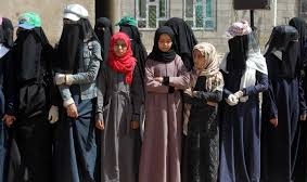 تقارير حقوقية 1000 إمرأة يمنية بمعتقلات الحوثي