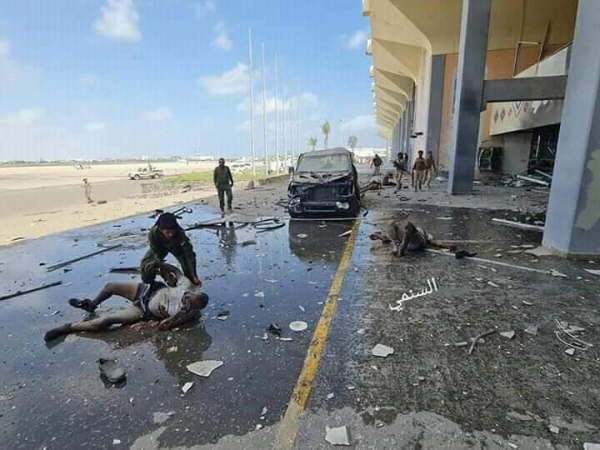 وزارة الصحة: ارتفاع ضحايا الهجوم الإرهابي على مطار عدن إلى 25 شهيدا و110 جريحا