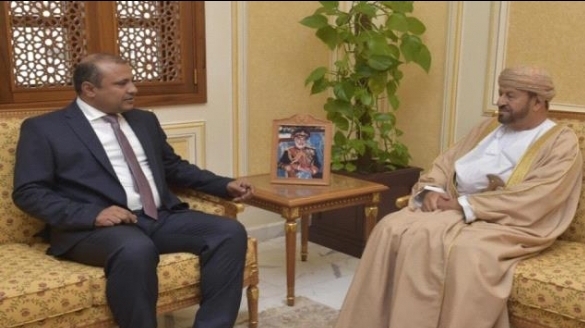 عمان .. السفير اليمني يبحث مع مسؤولين عمانيين سُبل تعزيز العلاقات الثنائية بين البلدين