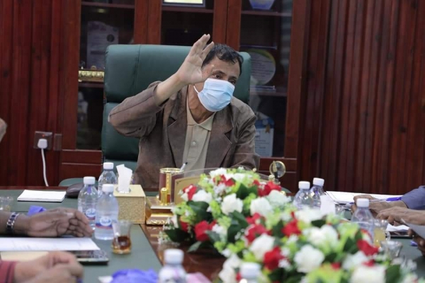 اجتماع لجنة الطوارئ بالمهرة يُقر إجراءات جديدة لمواجهة موجة وباء كورونا