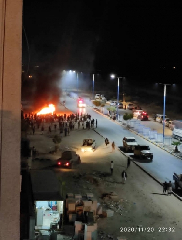 عدن : انفجار عنيف في معسكر يتبع المجلس الانتقالي قبل دقائق من بداية عرض عسكري