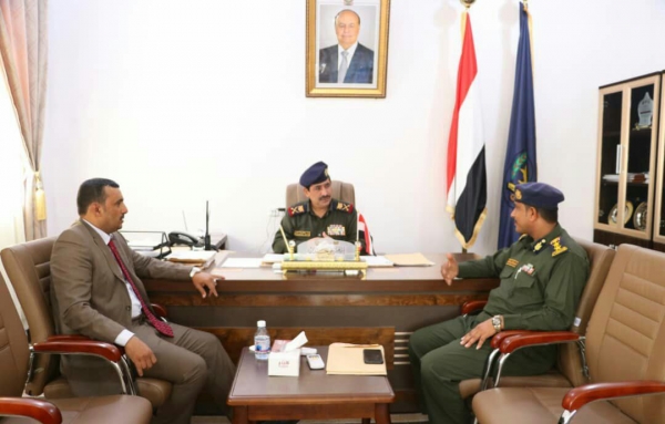 وزير الداخلية يلتقي محافظ سقطرى ومدير الأمن ويطلع على الأوضاع الأمنية بالمحافظة
