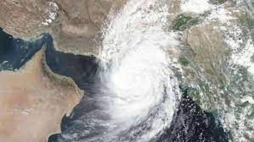 عمان : تحذيرات واسعة من تداعيات  "إعصار شاهين"