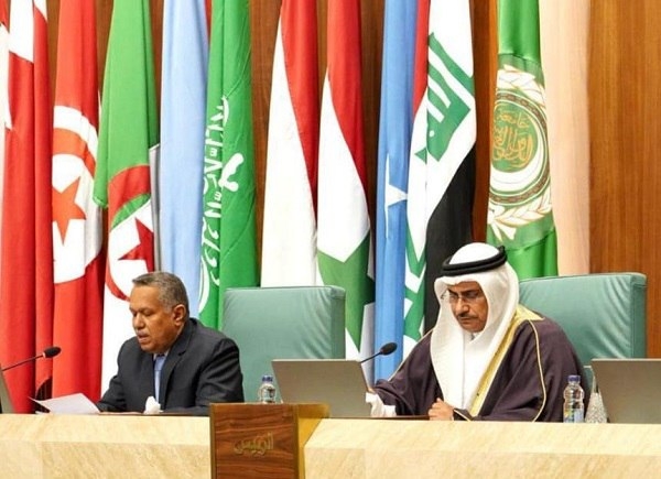 رئيس مجلس الشورى يطالب البرلمان العربي بالمزيد من الدعم لليمن لحماية الأمن القومي العربي